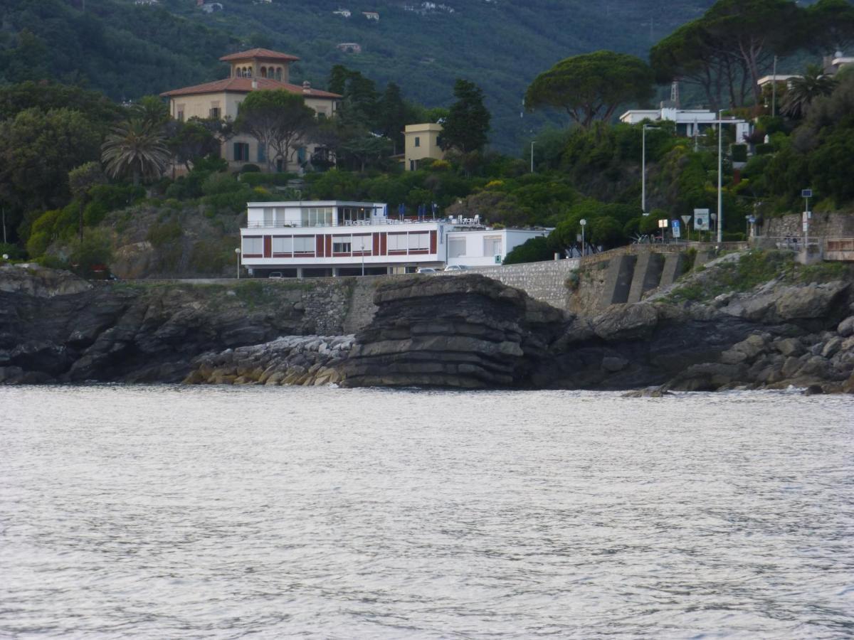 Hotel La Scogliera Cavi di Lavagna Exterior foto